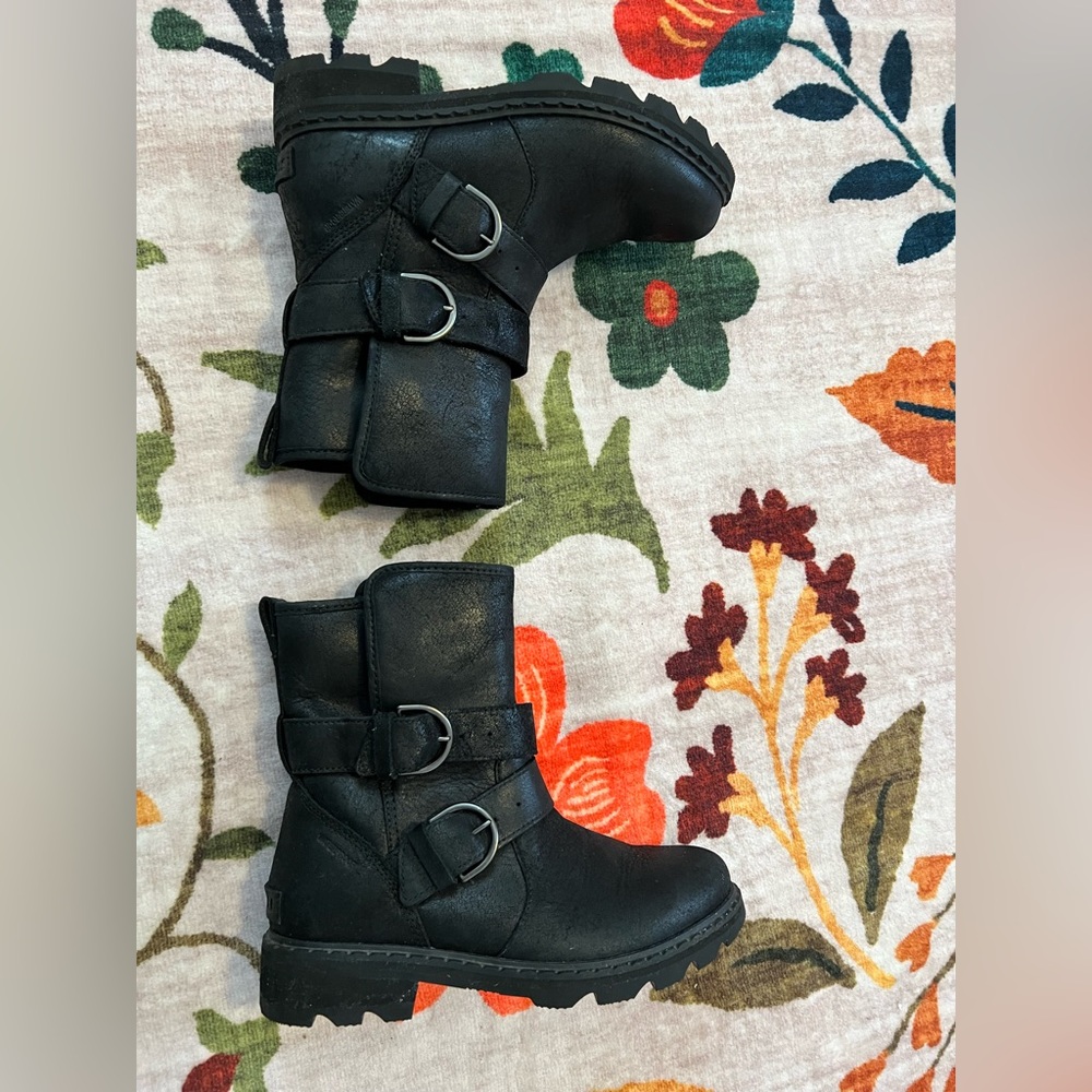 Like NEW Sorel Black Leather and Shearling Buckle Ankle Boots, Moto Boots